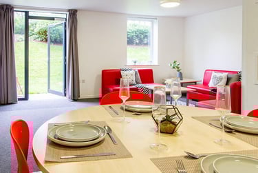 1 bed house, De Walden Way, City Centre, Bradford, BD71BD - Image 1